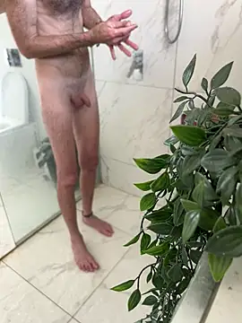 wasntevenme online show from 04/10/26, 03:02