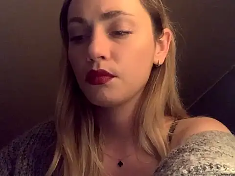 Snapshot of ScarlettSensitive chatting on 03/16/26, 09:06 ScarlettSensitive online show from 03/16/26, 09:06