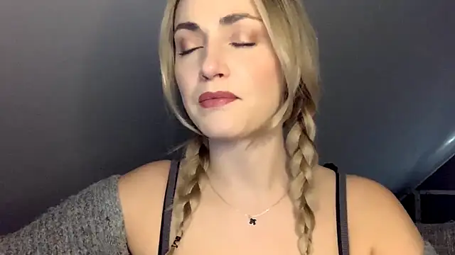 ScarlettSensitive online show from 04/20/26, 02:18