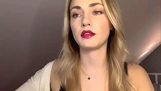 ScarlettSensitive online show from 05/01/26, 02:11
