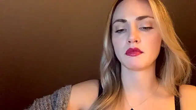 Snapshot of ScarlettSensitive chatting on 04/12/26, 08:12 ScarlettSensitive online show from 04/12/26, 08:12