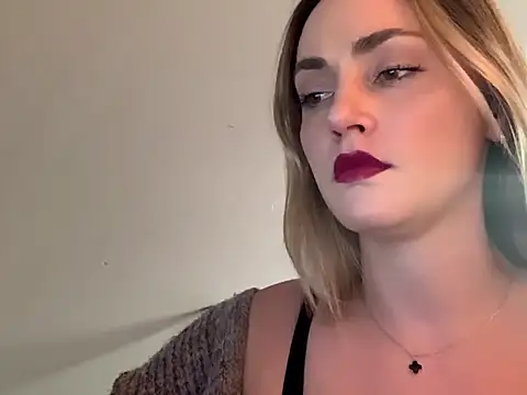 Snapshot of ScarlettSensitive chatting on 04/07/26, 03:14 ScarlettSensitive online show from 04/07/26, 03:14