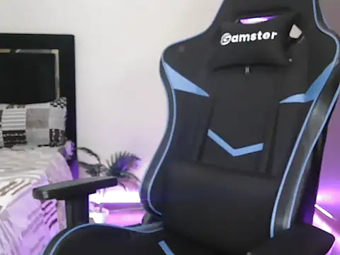 NaughtyUrus online show from 04/06/26, 01:56