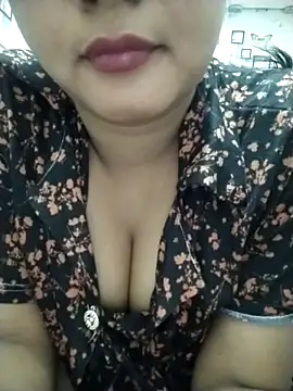 Snapshot of Chandrika_Yadav chatting on 05/04/26, 05:05 Chandrika Yadav online show from 05/04/26, 05:05