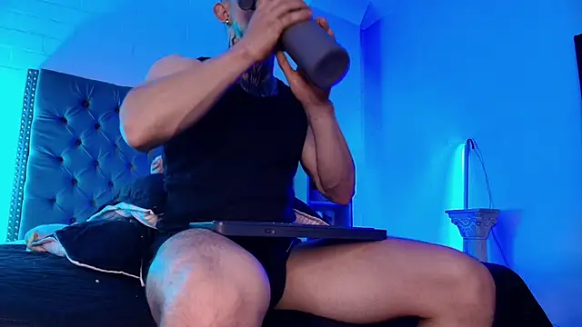 Dallas Whitee online show from 05/02/26, 08:03