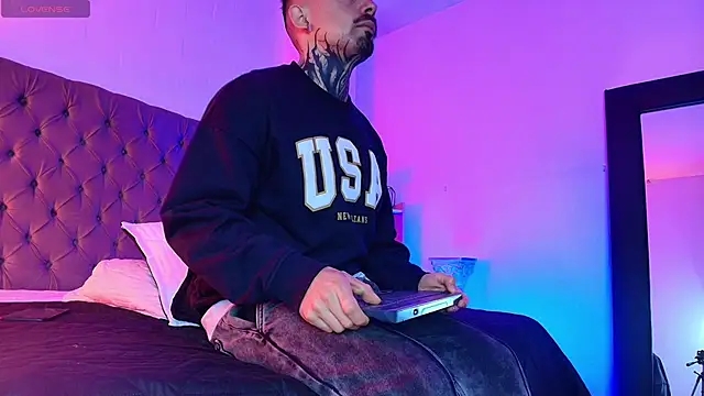 Dallas Whitee online show from 04/19/26, 12:28
