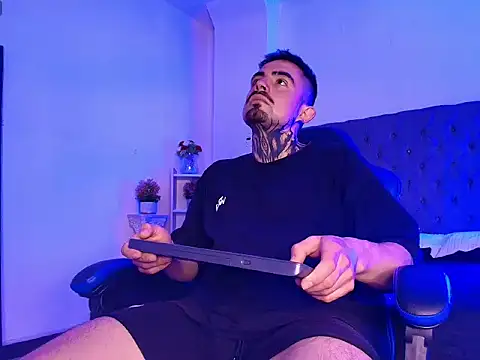 Snapshot of Dallas_Whitee chatting on 04/06/26, 07:15 Dallas Whitee online show from 04/06/26, 07:15