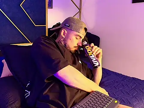 Snapshot of Dallas_Whitee chatting on 03/19/26, 06:52 Dallas Whitee online show from 03/19/26, 06:52