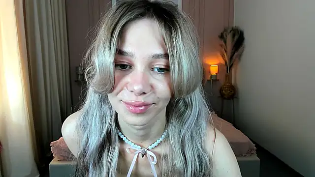 Snapshot of LuluAlis chatting on 05/02/26, 02:55 LuluAlis online show from 05/02/26, 02:55