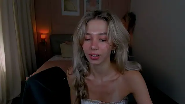 LuluAlis online show from 06/17/26, 01:21