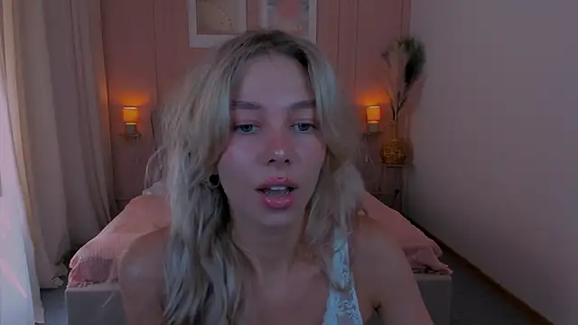 LuluAlis online show from 06/26/26, 01:39