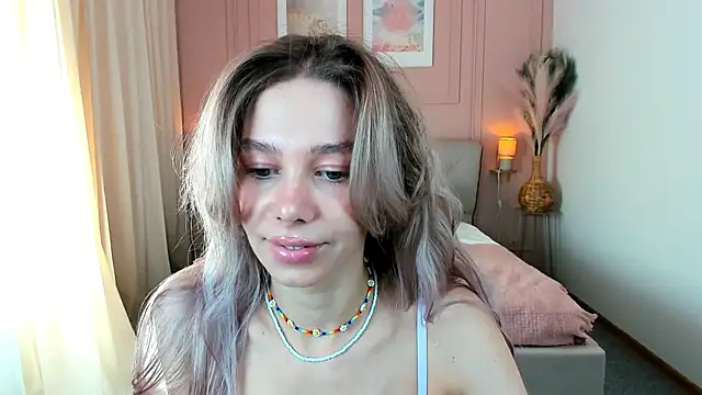 LuluAlis online show from 04/27/26, 01:31