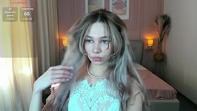 LuluAlis online show from 03/22/26, 02:18