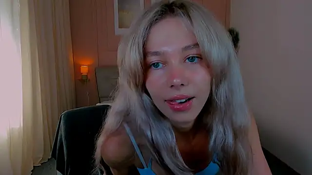 Snapshot of LuluAlis chatting on 05/21/26, 01:52 LuluAlis online show from 05/21/26, 01:52