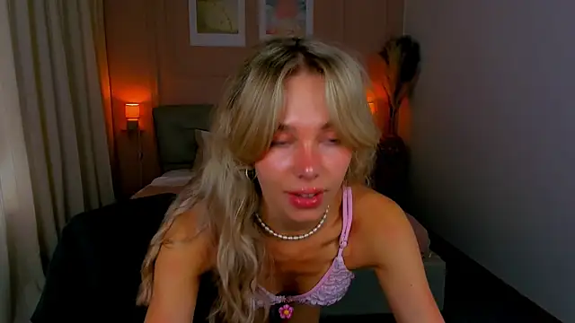 Snapshot of LuluAlis chatting on 06/03/26, 01:56 LuluAlis online show from 06/03/26, 01:56