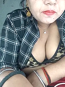 Snapshot of Delhi_Patola chatting on 04/04/26, 11:44 Delhi Patola online show from 04/04/26, 11:44