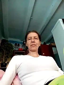Tania9876 online show from 05/17/26, 07:30