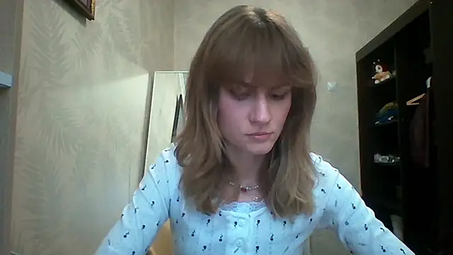 ElenoreHolguin online show from 04/18/26, 01:24