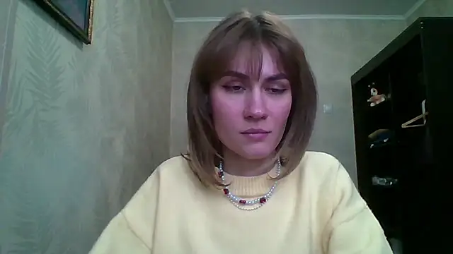 ElenoreHolguin online show from 04/23/26, 12:29