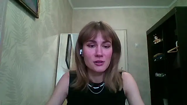 ElenoreHolguin online show from 04/23/26, 07:59