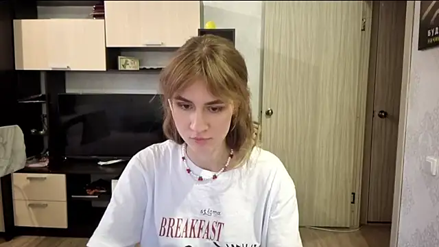 ElenoreHolguin online show from 04/05/26, 03:40