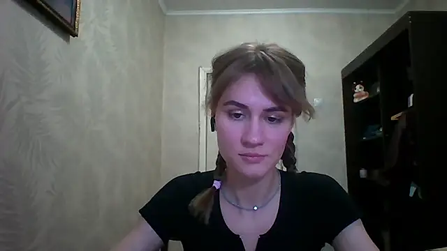 ElenoreHolguin online show from 03/28/26, 03:02