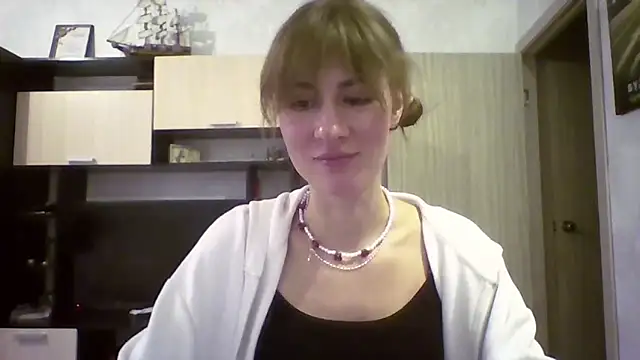 ElenoreHolguin online show from 04/07/26, 03:03