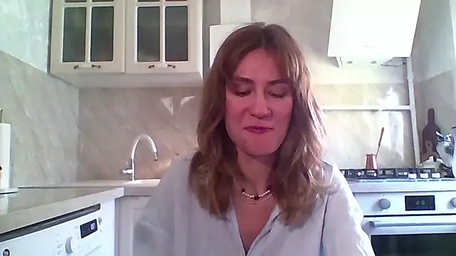 ElenoreHolguin online show from 04/17/26, 09:12