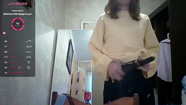 ElenoreHolguin online show from 04/19/26, 03:24