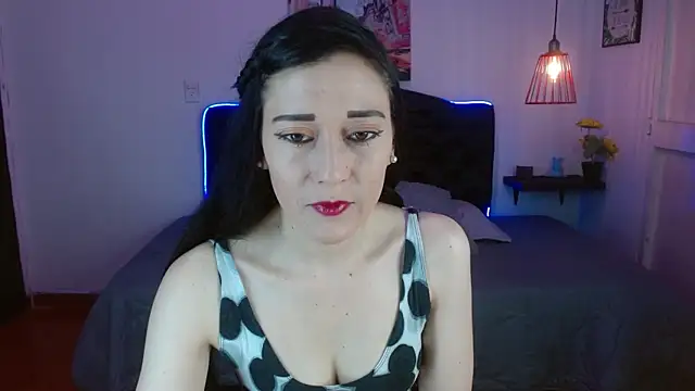 Snapshot of Mylu_xx chatting on 05/22/26, 01:31 Mylu xx online show from 05/22/26, 01:31