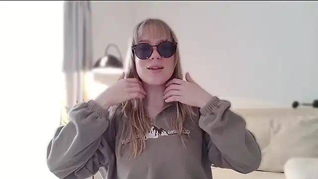 LittleForestELF2 online show from 04/10/26, 08:32