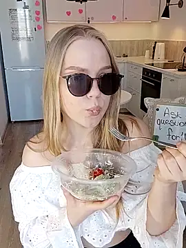 LittleForestELF2 online show from 03/20/26, 12:28