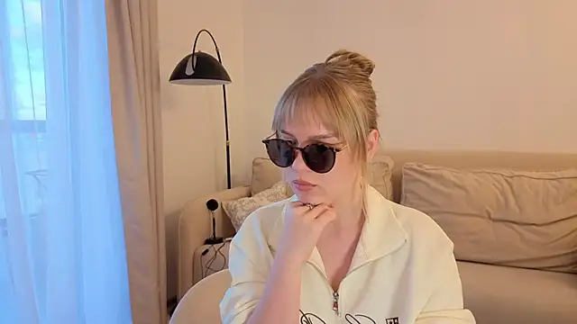LittleForestELF2 online show from 05/09/26, 03:15