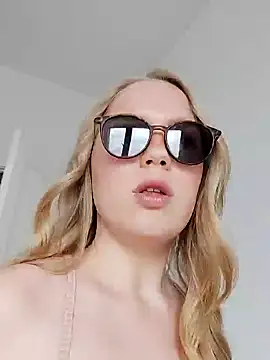 LittleForestELF2 online show from 03/28/26, 09:21