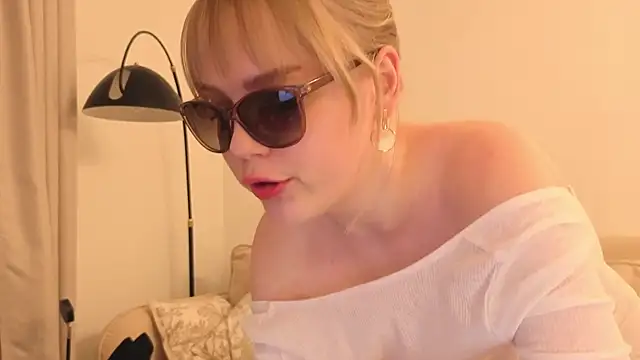 LittleForestELF2 online show from 05/14/26, 06:27