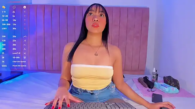 Snapshot of ValeriaRey_ chatting on 03/22/26, 08:10 ValeriaRey online show from 03/22/26, 08:10