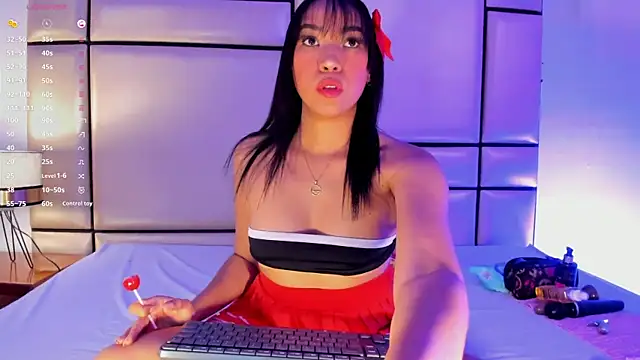 Snapshot of ValeriaRey_ chatting on 04/11/26, 08:12 ValeriaRey online show from 04/11/26, 08:12