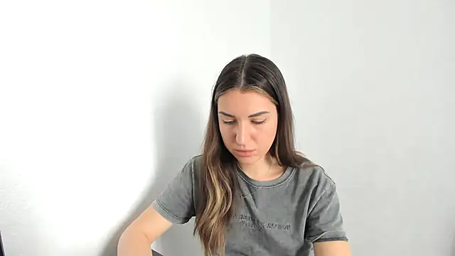 summmmersky1 online show from 03/30/26, 08:49