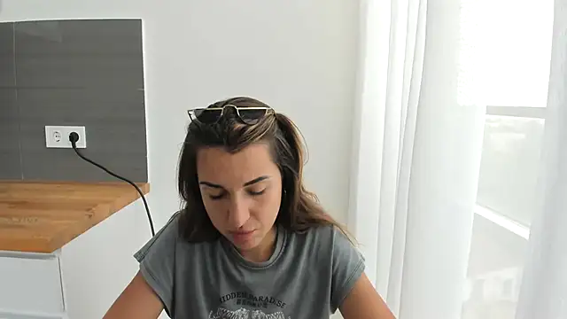 summmmersky1 online show from 06/30/26, 10:37