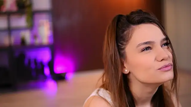 Lena Laurent online show from 03/28/26, 10:16