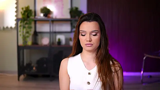 Lena Laurent online show from 03/13/26, 10:20