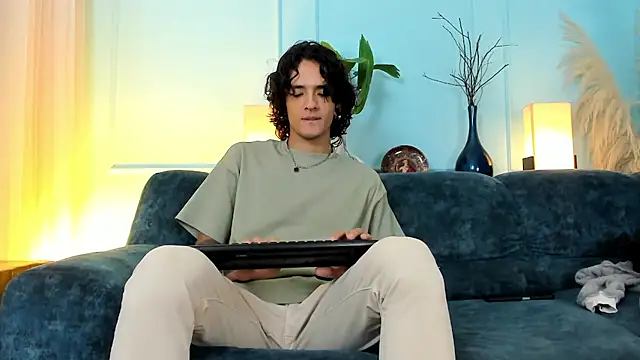 Skinny Mac online show from 04/18/26, 02:30