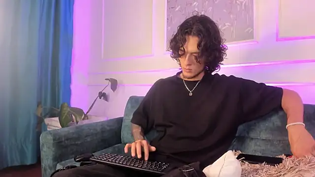 Skinny Mac online show from 04/14/26, 01:05