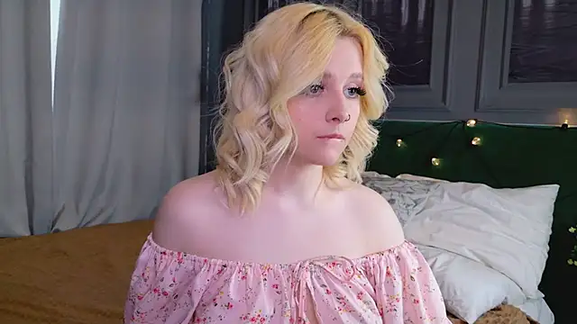 Sabrina Roose online show from 03/24/26, 01:33