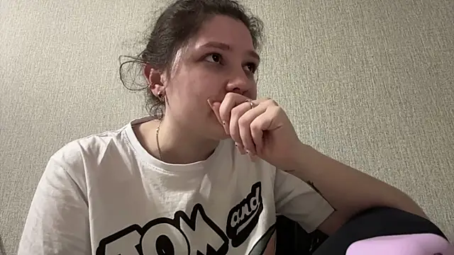 Emmiebutwihu online show from 04/15/26, 11:27