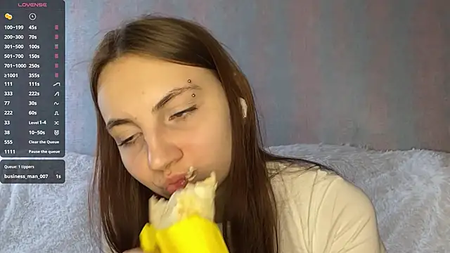 AlisaBloom online show from 04/13/26, 10:08