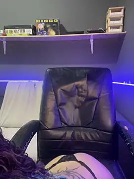 Snapshot of Anamyst chatting on 04/13/26, 04:55 Anamyst online show from 04/13/26, 04:55