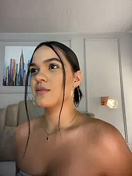 Bella-Ferrer online show from 04/28/26, 06:23