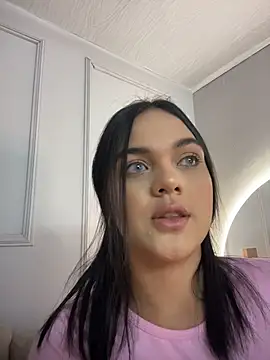 Bella-Ferrer online show from 04/16/26, 06:08