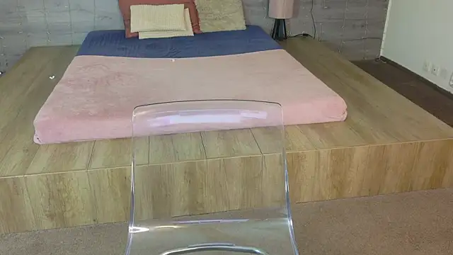 IceBlueBabe online show from 04/17/26, 07:49